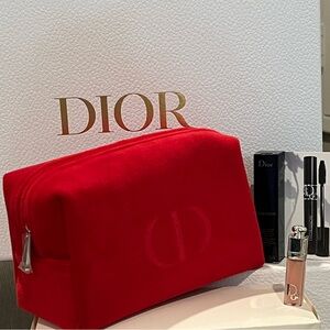 NIB🌹Dior Red Velvet Pouch +Dior show Black
Mascara travel 4ml +dior addict lip